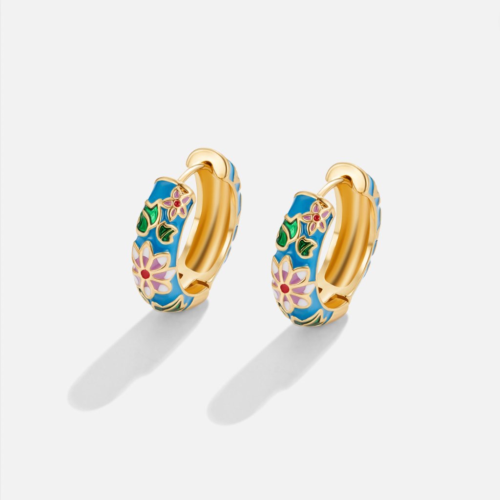 Pendientes de aro dorados con flores