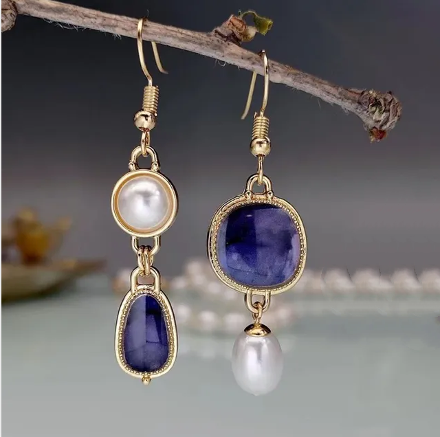 Pendientes vintage de perla y piedra azul