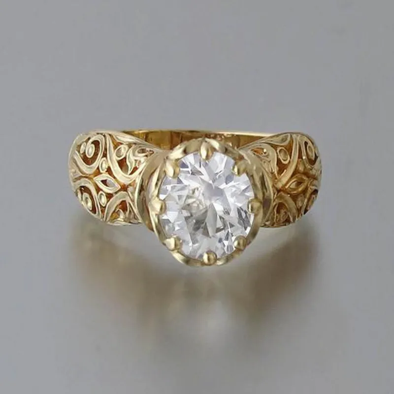 Anillo elegante con circonita blanca