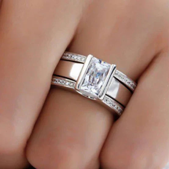 Anillo vintage de plata con cristales