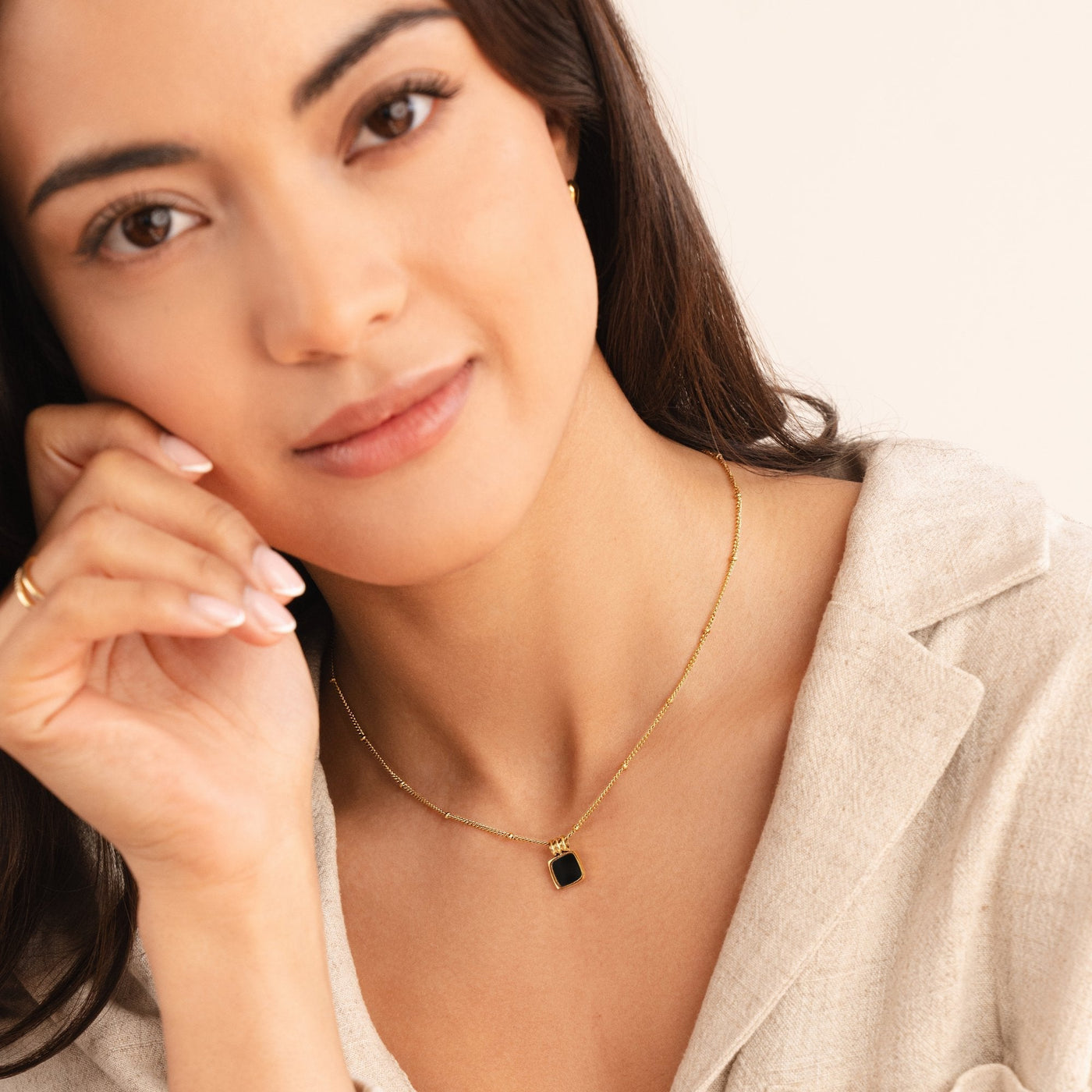 Collar colgante Lucía Black