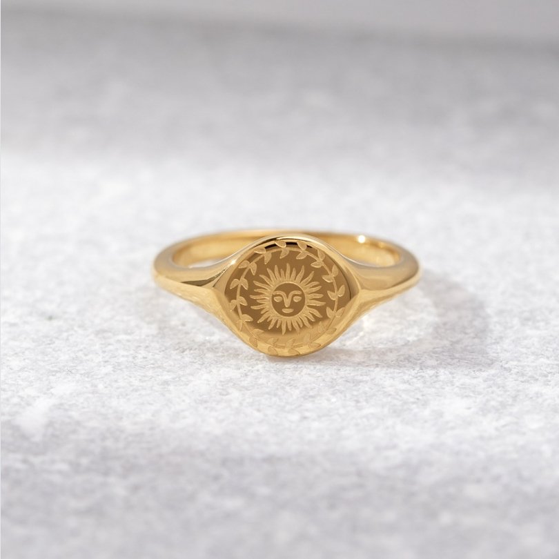 Anillo de oro del solsticio de verano